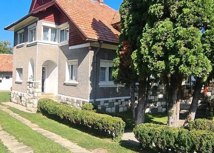 Petit Castel
